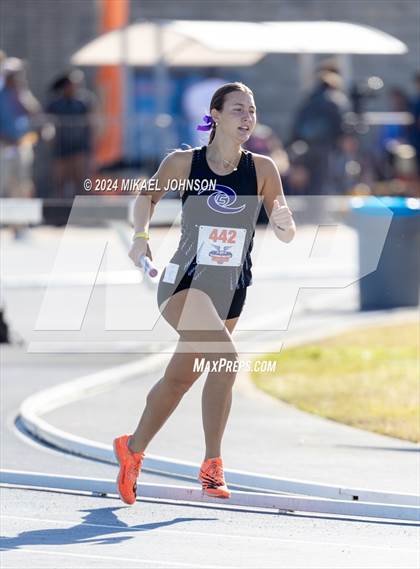 Thumbnail 3 in UF Relays (Saturday - 4 x 800 Meter Heat 1) photogallery.