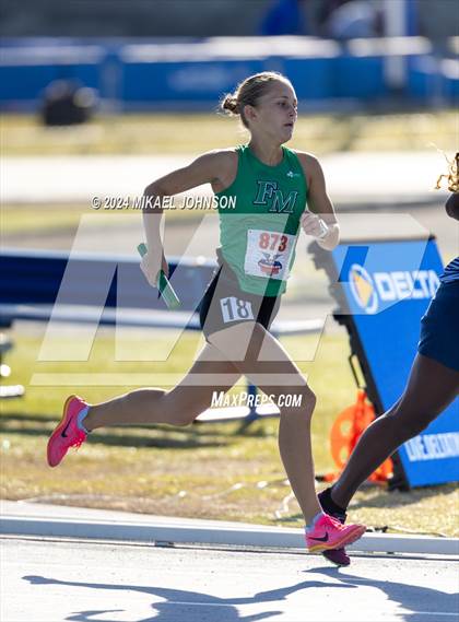 Thumbnail 2 in UF Relays (Saturday - 4 x 800 Meter Heat 1) photogallery.