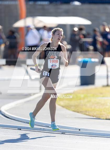 Thumbnail 1 in UF Relays (Saturday - 4 x 800 Meter Heat 1) photogallery.