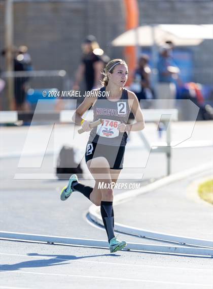 Thumbnail 2 in UF Relays (Saturday - 4 x 800 Meter Heat 1) photogallery.