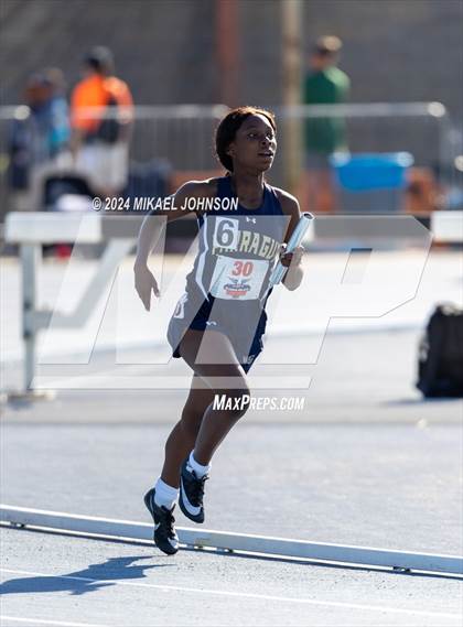 Thumbnail 1 in UF Relays (Saturday - 4 x 800 Meter Heat 1) photogallery.