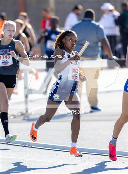 Thumbnail 3 in UF Relays (Saturday - 4 x 800 Meter Heat 1) photogallery.
