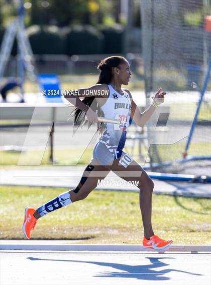 Thumbnail 1 in UF Relays (Saturday - 4 x 800 Meter Heat 1) photogallery.