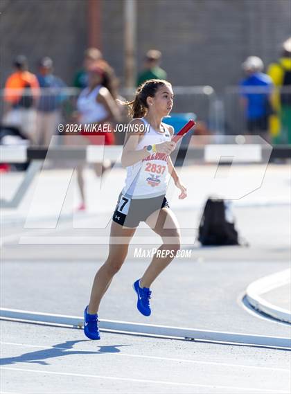 Thumbnail 3 in UF Relays (Saturday - 4 x 800 Meter Heat 1) photogallery.