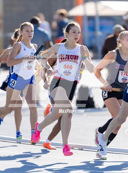 Thumbnail 1 in UF Relays (Saturday - 4 x 800 Meter Heat 1) photogallery.