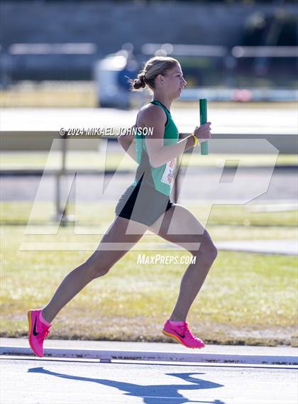 Thumbnail 3 in UF Relays (Saturday - 4 x 800 Meter Heat 1) photogallery.