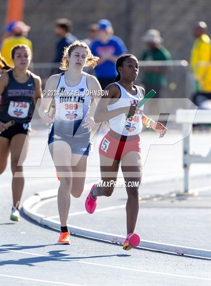 Thumbnail 3 in UF Relays (Saturday - 4 x 800 Meter Heat 1) photogallery.