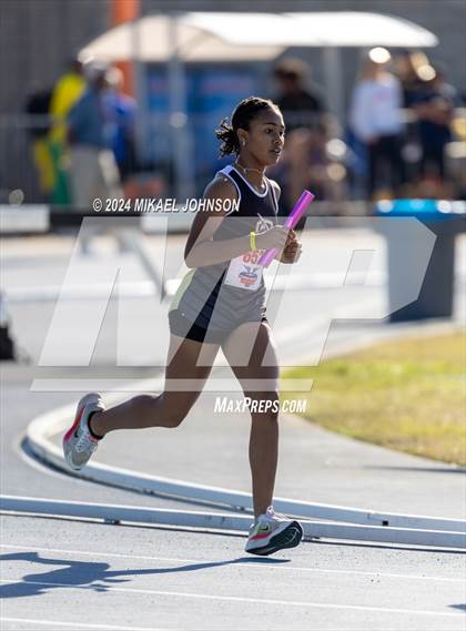 Thumbnail 3 in UF Relays (Saturday - 4 x 800 Meter Heat 1) photogallery.