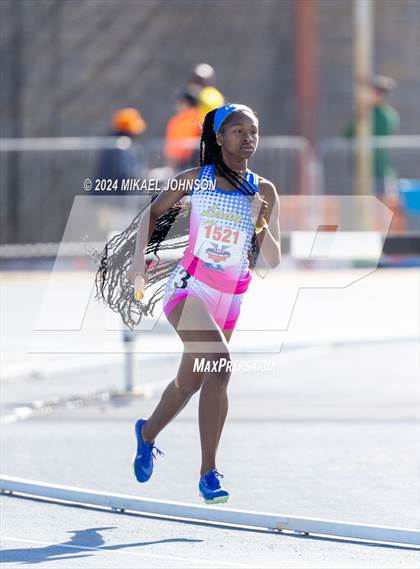Thumbnail 2 in UF Relays (Saturday - 4 x 800 Meter Heat 1) photogallery.