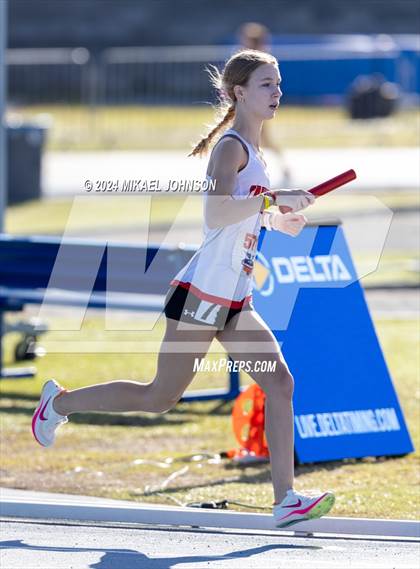 Thumbnail 2 in UF Relays (Saturday - 4 x 800 Meter Heat 1) photogallery.