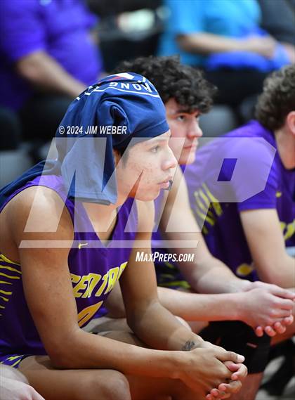 Thumbnail 2 in Vian vs Central (Sequoyah County Tournament) photogallery.