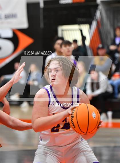 Thumbnail 2 in Vian vs Central (Sequoyah County Tournament) photogallery.