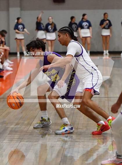 Thumbnail 1 in Vian vs Central (Sequoyah County Tournament) photogallery.