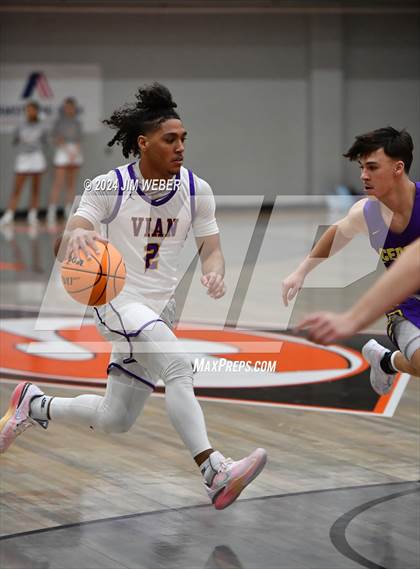 Thumbnail 1 in Vian vs Central (Sequoyah County Tournament) photogallery.