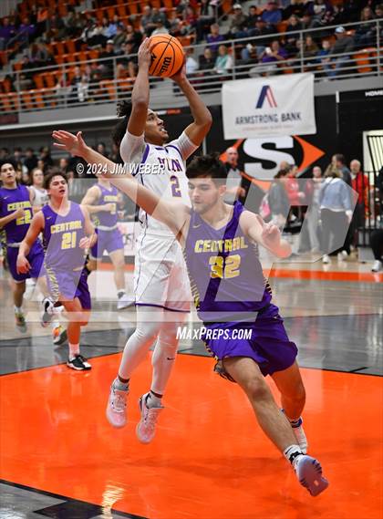 Thumbnail 2 in Vian vs Central (Sequoyah County Tournament) photogallery.