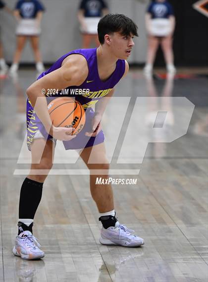 Thumbnail 1 in Vian vs Central (Sequoyah County Tournament) photogallery.