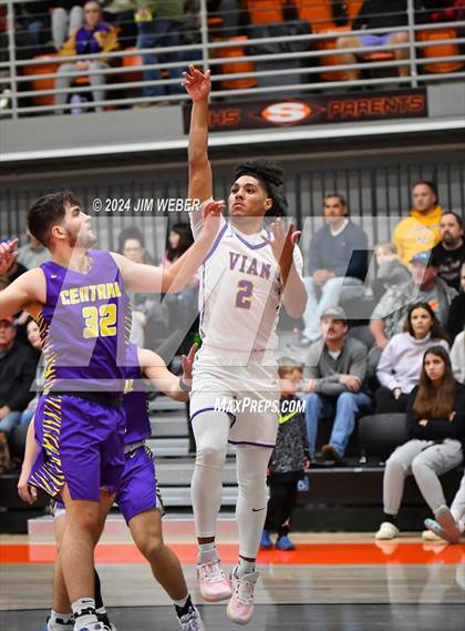 Thumbnail 2 in Vian vs Central (Sequoyah County Tournament) photogallery.