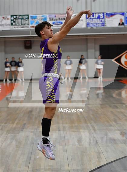 Thumbnail 3 in Vian vs Central (Sequoyah County Tournament) photogallery.
