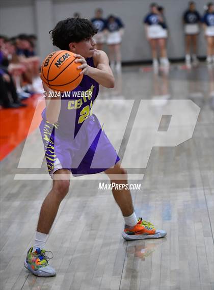Thumbnail 3 in Vian vs Central (Sequoyah County Tournament) photogallery.