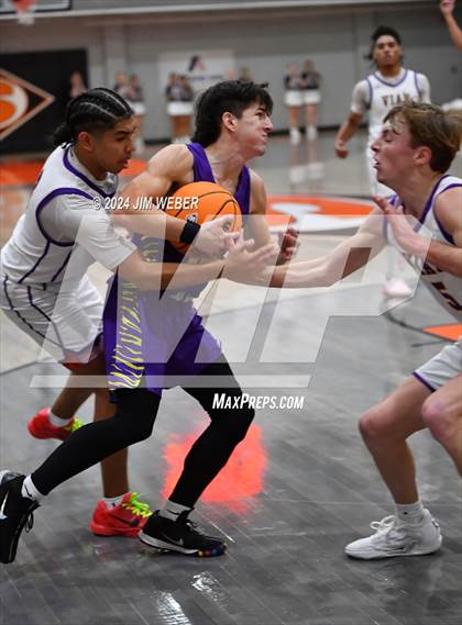 Thumbnail 1 in Vian vs Central (Sequoyah County Tournament) photogallery.