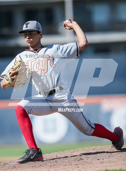 Thumbnail 3 in Taft vs Chatsworth photogallery.