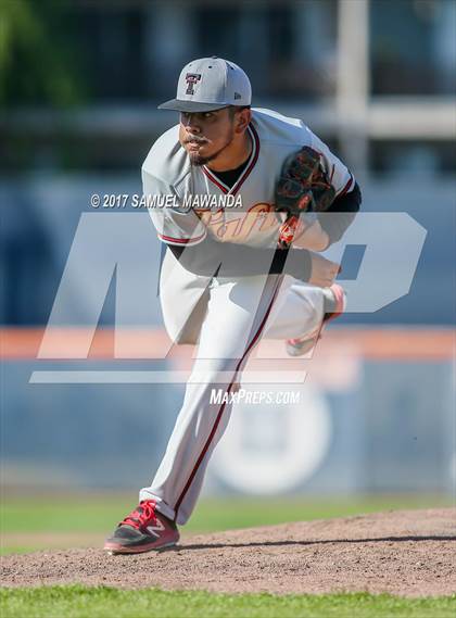 Thumbnail 3 in Taft vs Chatsworth photogallery.