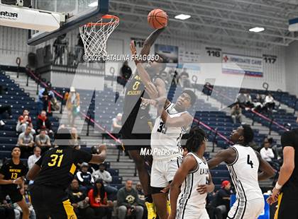 Thumbnail 3 in Montverde Academy vs La Lumiere (Metro Classic) photogallery.