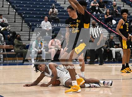 Thumbnail 2 in Montverde Academy vs La Lumiere (Metro Classic) photogallery.