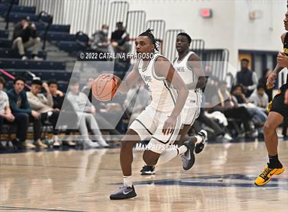 Thumbnail 2 in Montverde Academy vs La Lumiere (Metro Classic) photogallery.