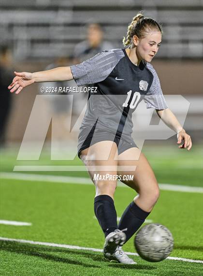 Thumbnail 2 in Randle @ Galena Park (UIL Soccer 5A Region 3 Bi-District) photogallery.