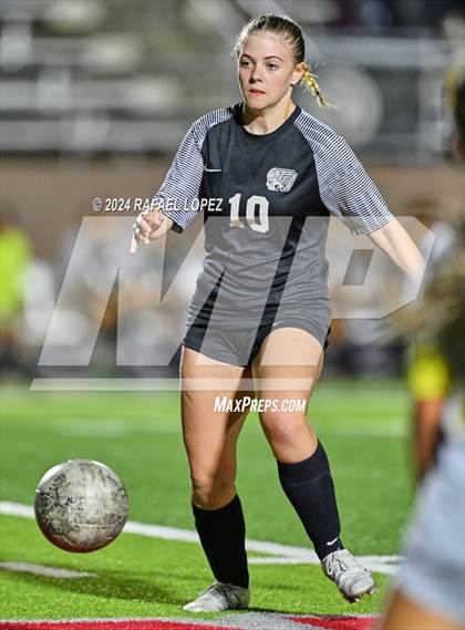 Thumbnail 3 in Randle @ Galena Park (UIL Soccer 5A Region 3 Bi-District) photogallery.