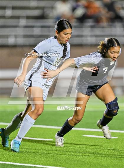 Thumbnail 3 in Randle @ Galena Park (UIL Soccer 5A Region 3 Bi-District) photogallery.
