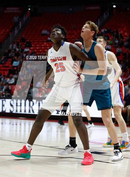Thumbnail 2 in Farmington vs. Timpview (UHSAA 5A Semifinal) photogallery.