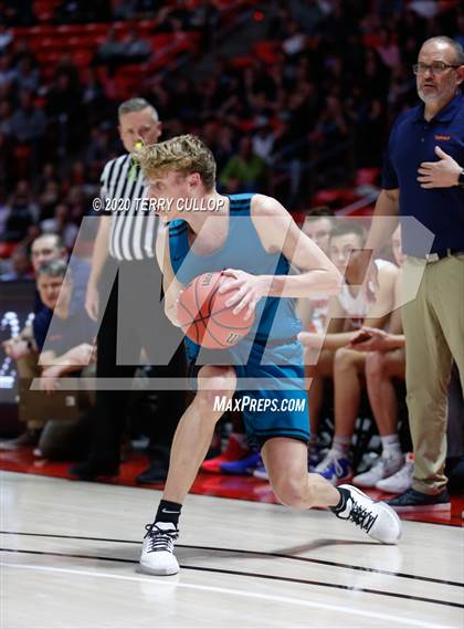 Thumbnail 1 in Farmington vs. Timpview (UHSAA 5A Semifinal) photogallery.