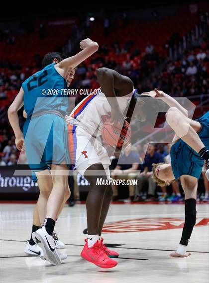 Thumbnail 3 in Farmington vs. Timpview (UHSAA 5A Semifinal) photogallery.