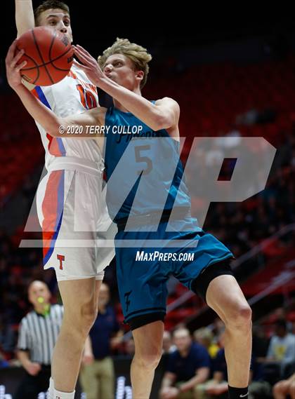 Thumbnail 3 in Farmington vs. Timpview (UHSAA 5A Semifinal) photogallery.