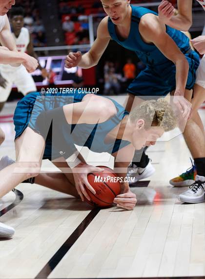 Thumbnail 3 in Farmington vs. Timpview (UHSAA 5A Semifinal) photogallery.