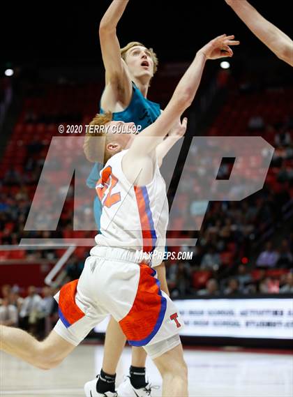 Thumbnail 2 in Farmington vs. Timpview (UHSAA 5A Semifinal) photogallery.