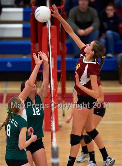 Thumbnail 2 in Menlo-Atherton vs. Palo Alto (CIF CCS D1 Final) photogallery.