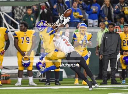 Thumbnail 2 in Argyle vs. La Vega (UIL 4A Regional Final) photogallery.