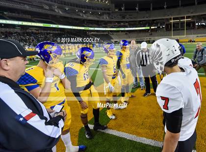 Thumbnail 2 in Argyle vs. La Vega (UIL 4A Regional Final) photogallery.