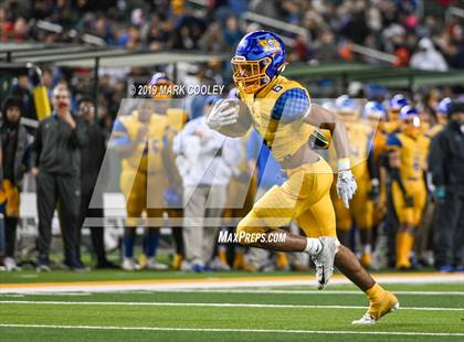 Thumbnail 3 in Argyle vs. La Vega (UIL 4A Regional Final) photogallery.