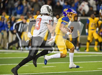 Thumbnail 3 in Argyle vs. La Vega (UIL 4A Regional Final) photogallery.