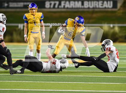 Thumbnail 2 in Argyle vs. La Vega (UIL 4A Regional Final) photogallery.