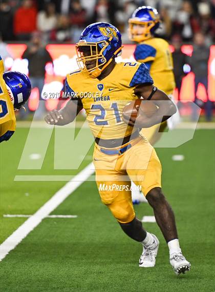 Thumbnail 2 in Argyle vs. La Vega (UIL 4A Regional Final) photogallery.