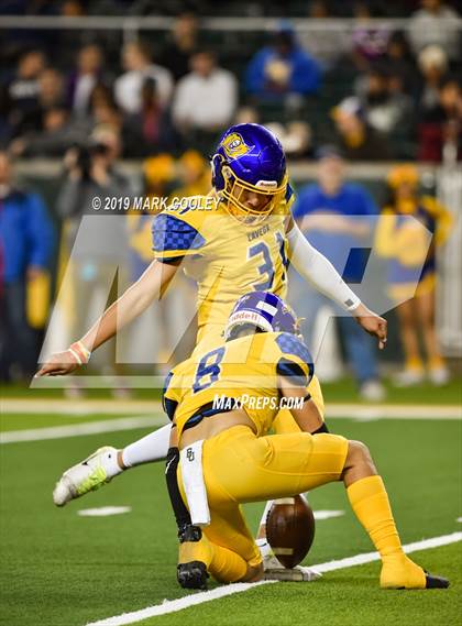Thumbnail 2 in Argyle vs. La Vega (UIL 4A Regional Final) photogallery.