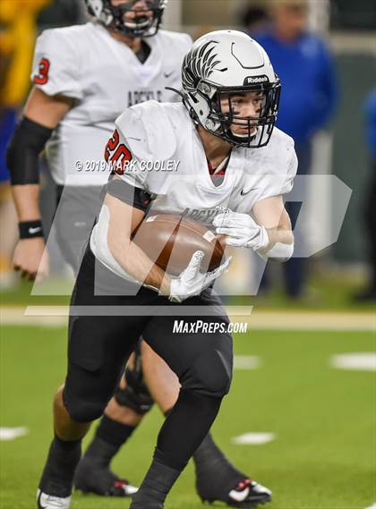 Thumbnail 2 in Argyle vs. La Vega (UIL 4A Regional Final) photogallery.