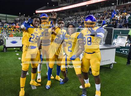 Thumbnail 3 in Argyle vs. La Vega (UIL 4A Regional Final) photogallery.