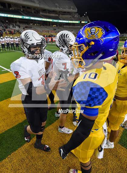 Thumbnail 3 in Argyle vs. La Vega (UIL 4A Regional Final) photogallery.