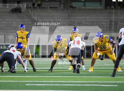 Thumbnail 3 in Argyle vs. La Vega (UIL 4A Regional Final) photogallery.